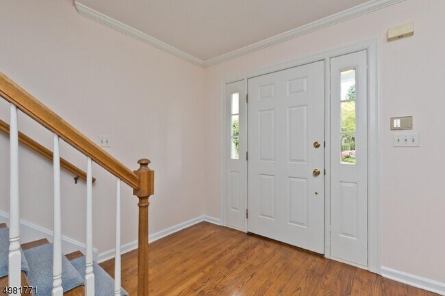 Building Photo - 53 Murray Hill Square