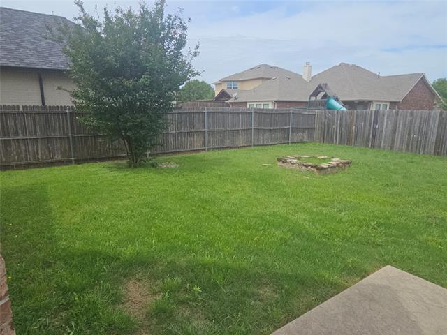 Foto del edificio - 3925 Hanna Rose Ln