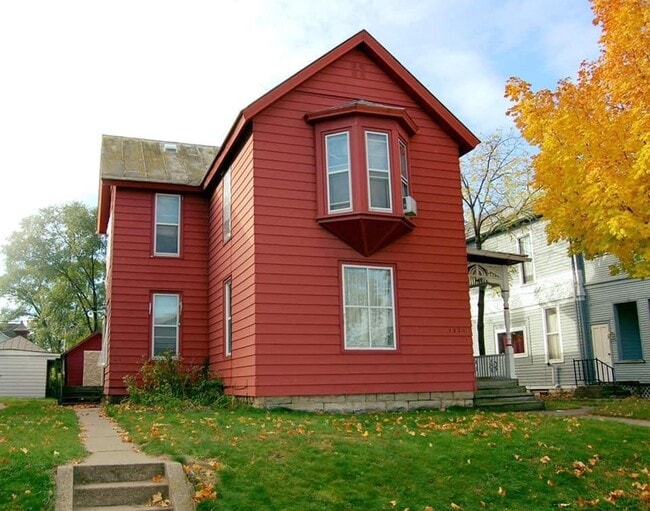 Building Photo - 1216 State St