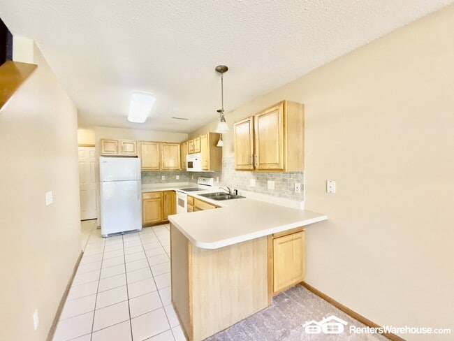 Building Photo - 3701 Brook Ridge Ct