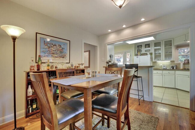 Foto del edificio - 4108 Sinclair Ave