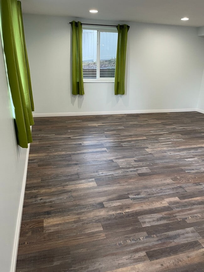 Building Photo - 1169 E 4020 S