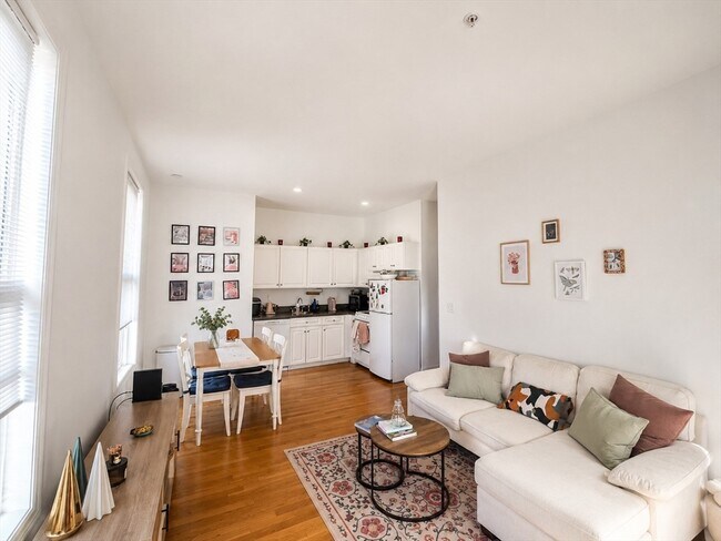 Foto del edificio - 483 Beacon St