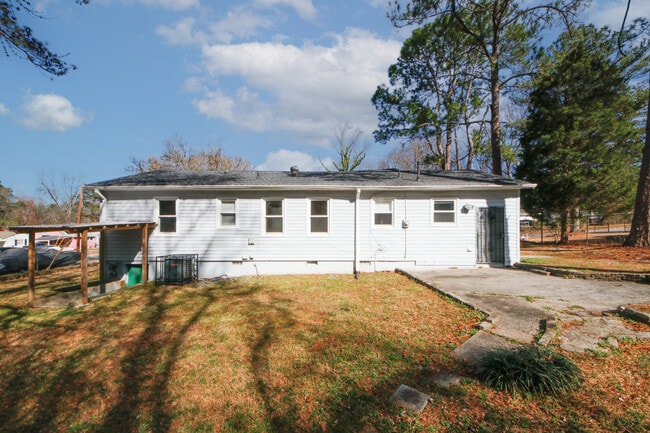 Building Photo - 2325 Jernigan Pl SE