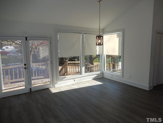 Foto del edificio - 125 W Chestnut Ave