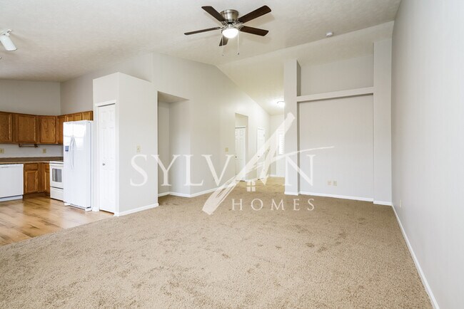 Foto del edificio - Feel right at home in this charming 3 bedroom