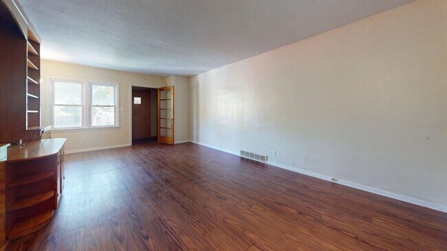 Foto del edificio - 1288 E 167th St