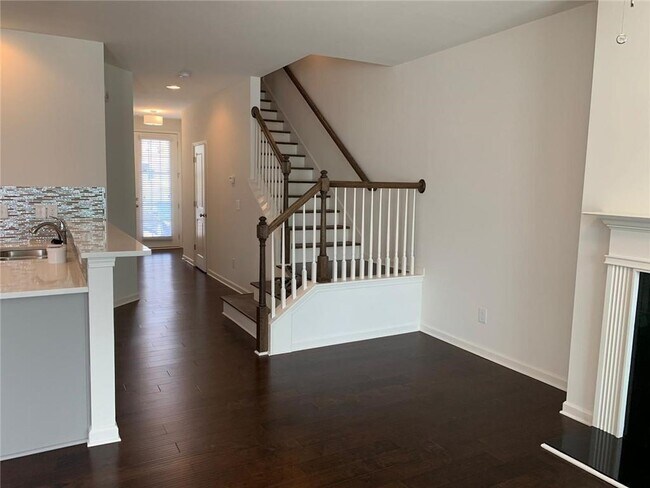 Building Photo - 5579 Oak bend Place