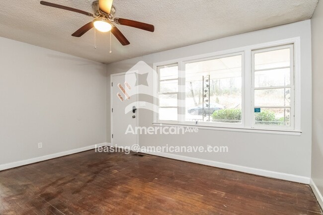 Foto del edificio - 2342 Center St