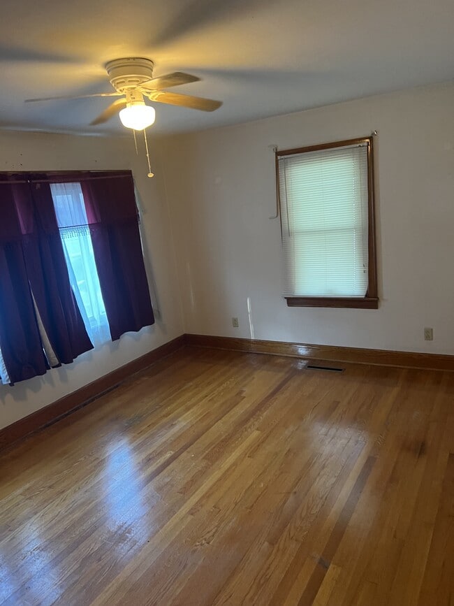 Building Photo - 754 Campbells Creek Dr