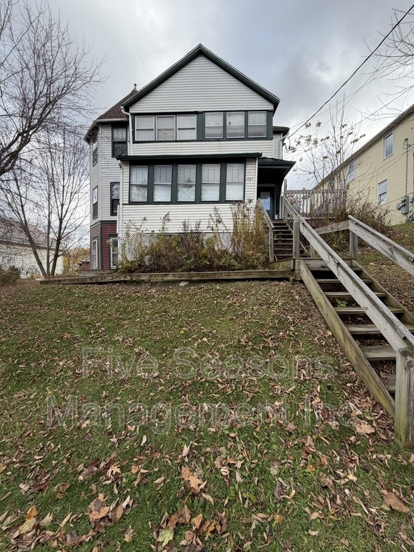 Building Photo - 465-467-467 Colchester Ave
