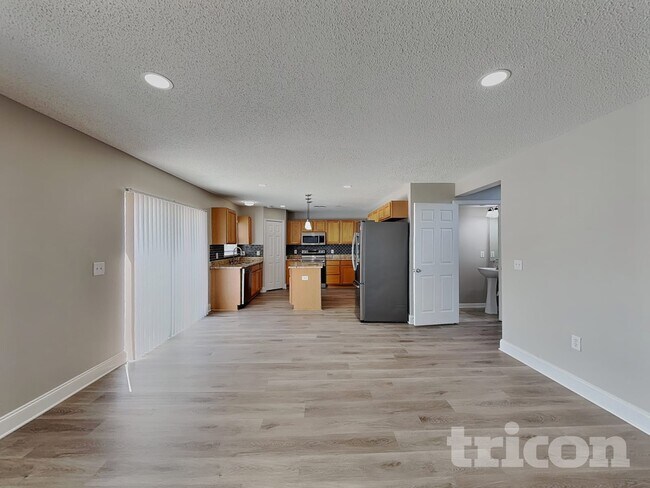 Foto del edificio - 13561 Linden Dr