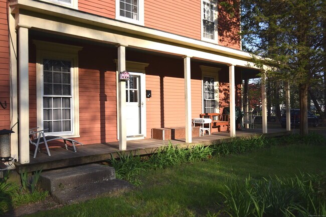 Building Photo - 52 Fox Chase Ln