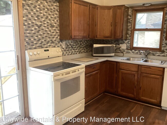 Building Photo - 2 br, 1 bath House - 5308 N 87th St