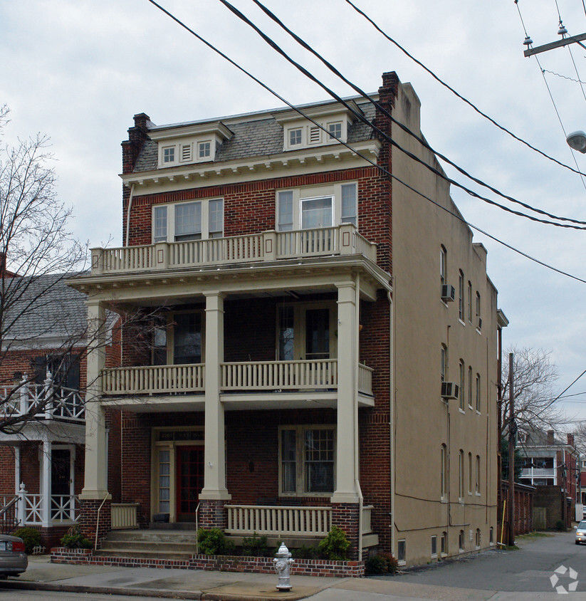 Primary Photo - Wellington Apartments