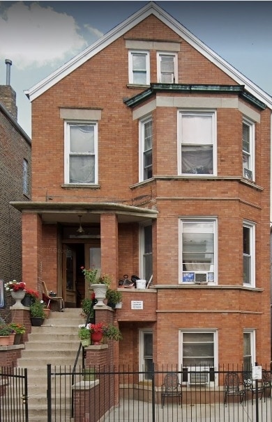 Building Photo - 2407 S Drake Ave