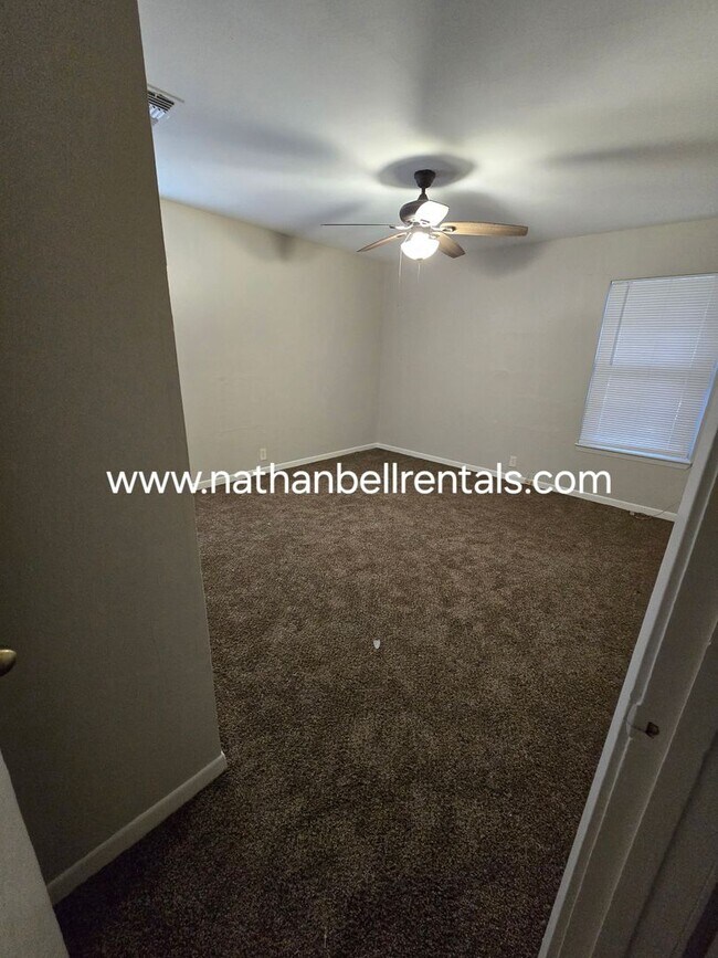 Building Photo - 315 S Collegiate Dr