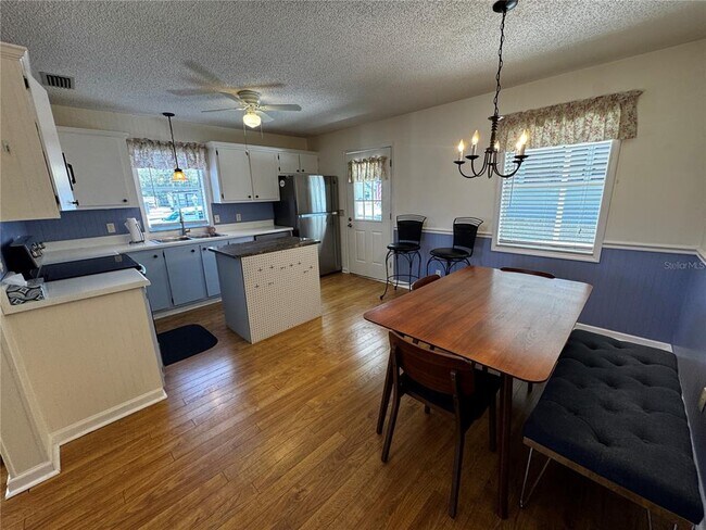 Foto del edificio - 1218 Pompano Ln