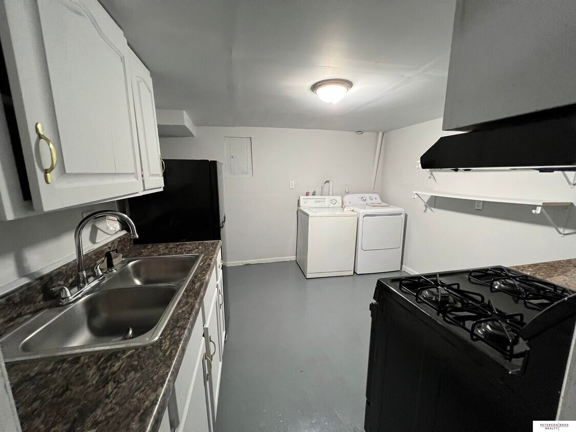 4414 Curtis Ave Unit B, Omaha, NE 68111 Condo for Rent in Omaha, NE