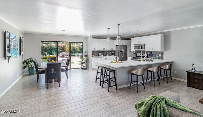 Foto del edificio - 1801 E Meadowbrook Ave