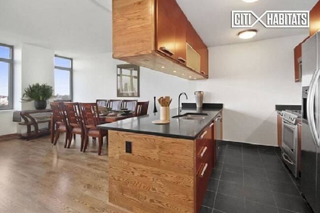 Foto del edificio - 1485 5th Ave