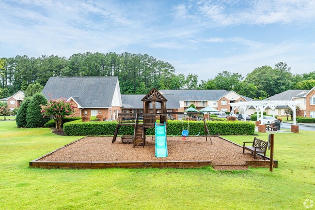 Building Photo - Fountain Brook