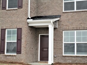 Building Photo - 215 Scenic Rd