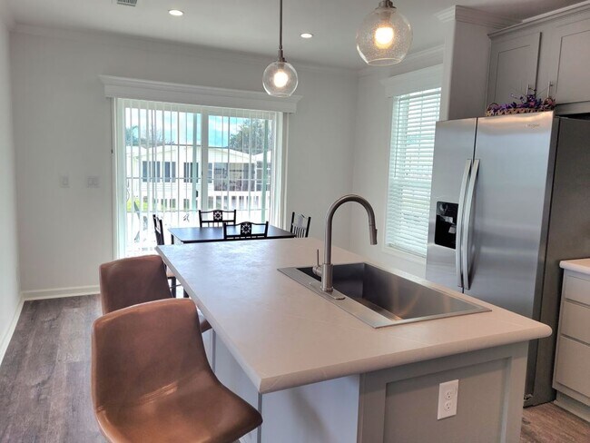 Foto del edificio - 6429 Forest Lake Dr