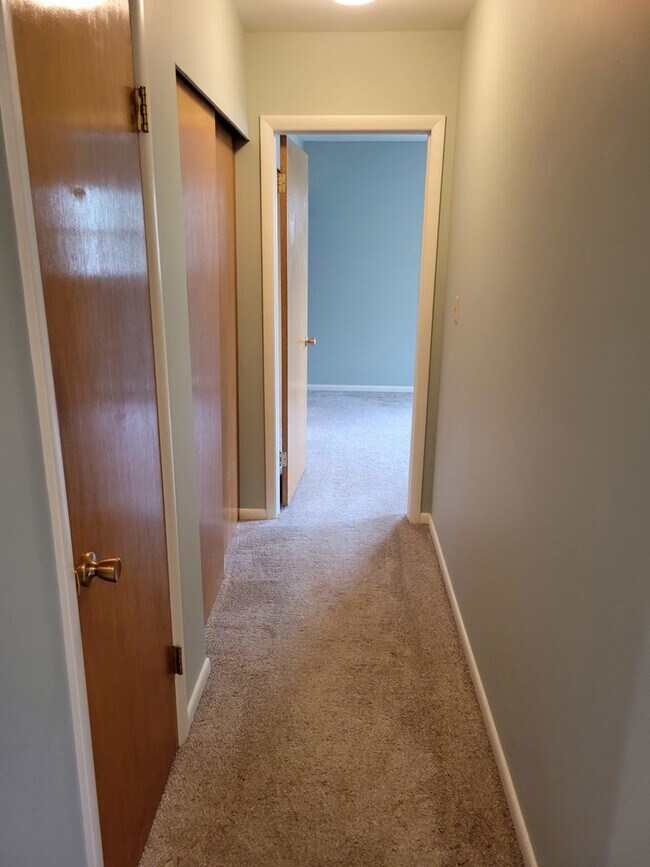 Building Photo - 3 Bed 1 Bath home in Bozeman