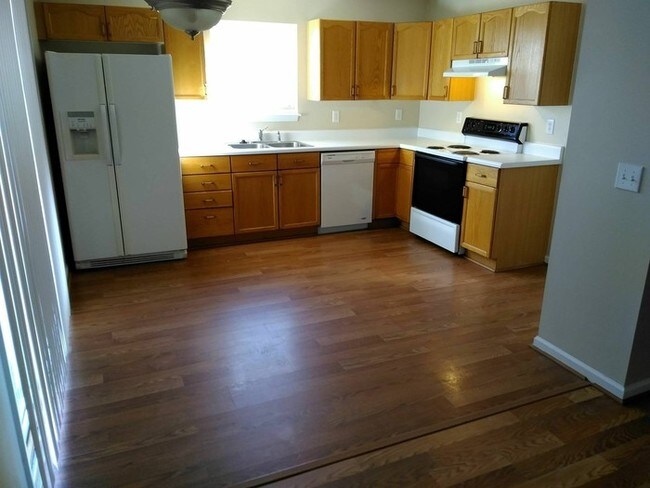 Foto del edificio - 114 Brewster Ct