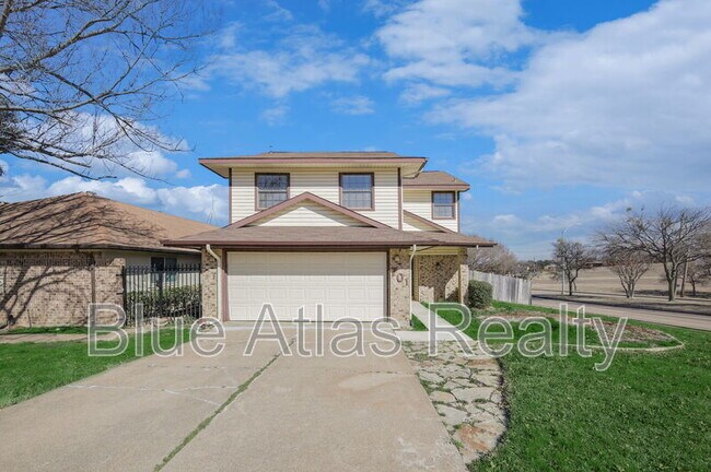 Building Photo - 701 Via Del Mar