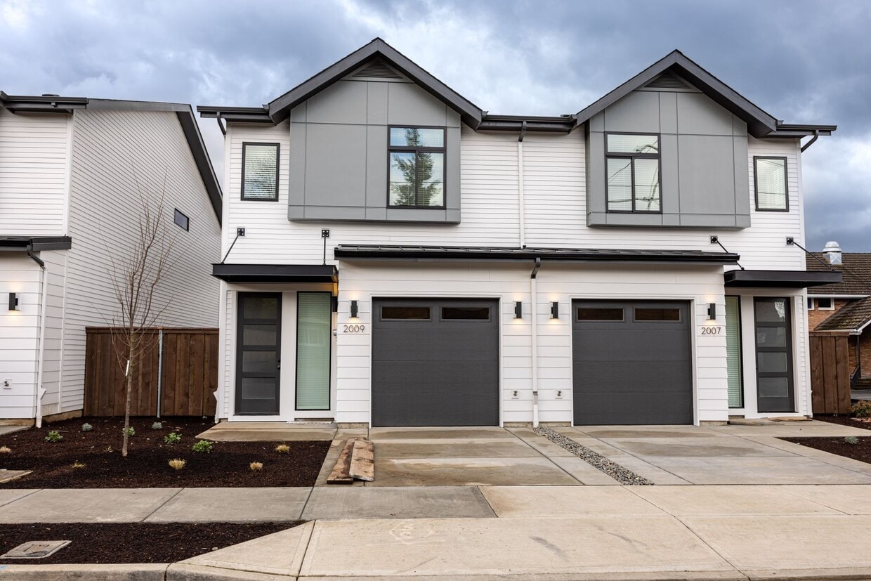 3 bedrooms with loft/office. Built in 2024 - 3 bedrooms with loft/office. Built in 2024