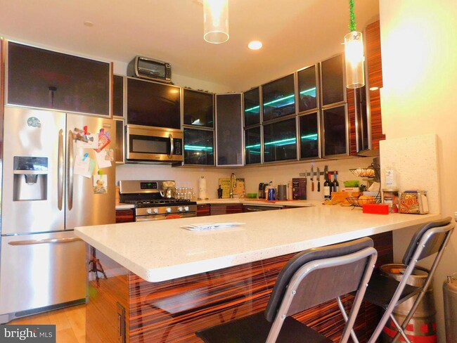 Building Photo - 1824 Frankford Ave