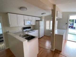 Building Photo - 1 Bedroom Rental in St. Cloud's Shelter Cove