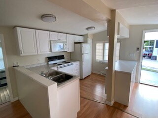 Foto del edificio - REDUCED - 1 Bedroom Rental in St. Cloud's Shelter Cove