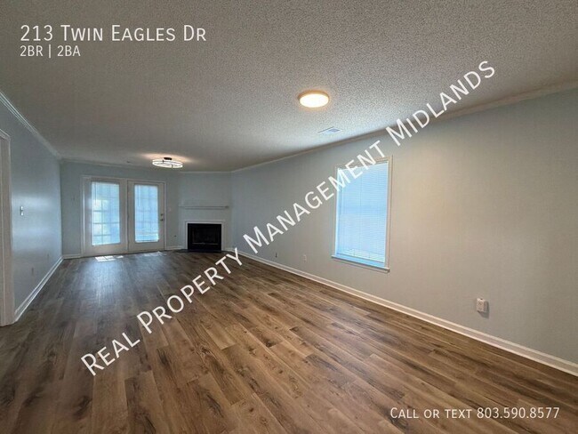 Foto del edificio - 213 Twin Eagles Dr