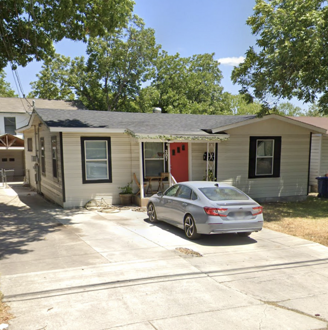Building Photo - 307 San Angelo Blvd
