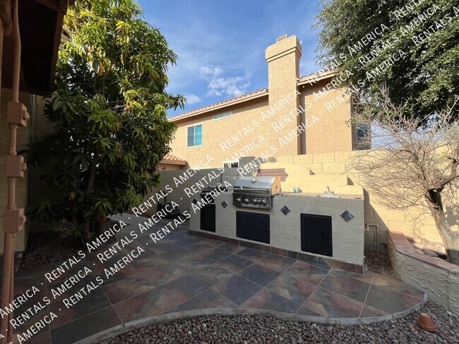 Foto del edificio - 1243 W Iris Dr