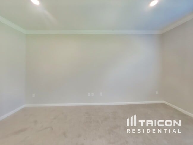 Building Photo - 10149 Dogwood Creek Dr