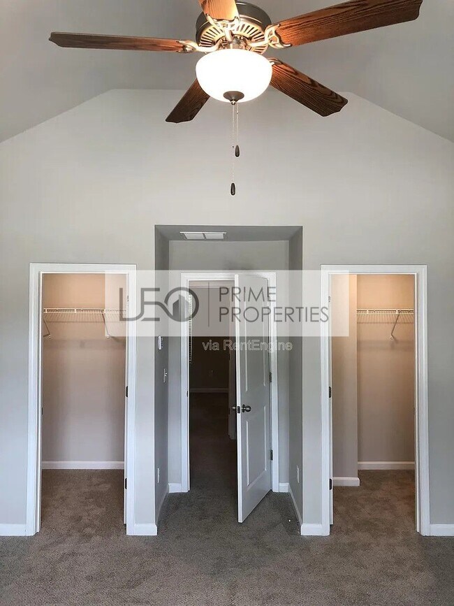 Foto del edificio - 1155 Oak Hollow Ln