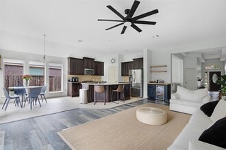 Building Photo - 13015 Barkley Bend Ln