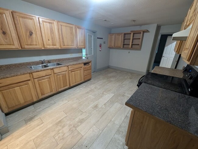 Photo - Arrowhead Apartment