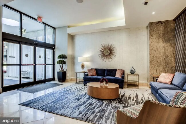 Foto del edificio - 1011 Arlington Blvd