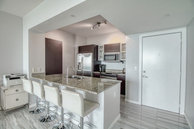 Building Photo - 951 Brickell Ave