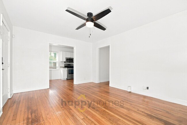 Foto del edificio - 3955 Christopher St