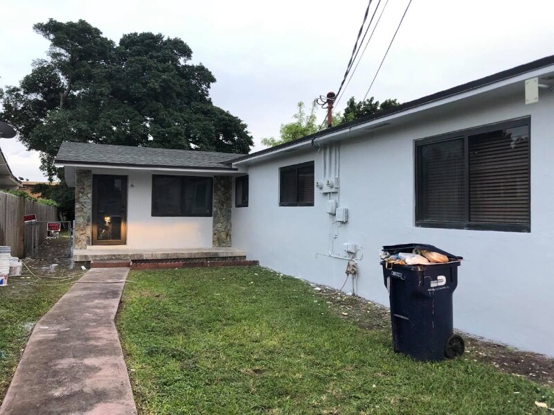 Foto principal - 7142 SW 22nd St