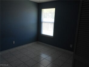 Building Photo - 1406 Alwynne Dr S