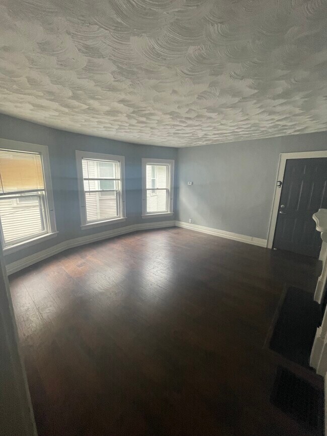 Building Photo - 363 Norwood Ave