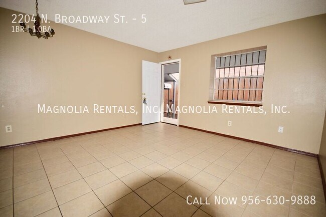 Foto del edificio - 2204 N Broadway St