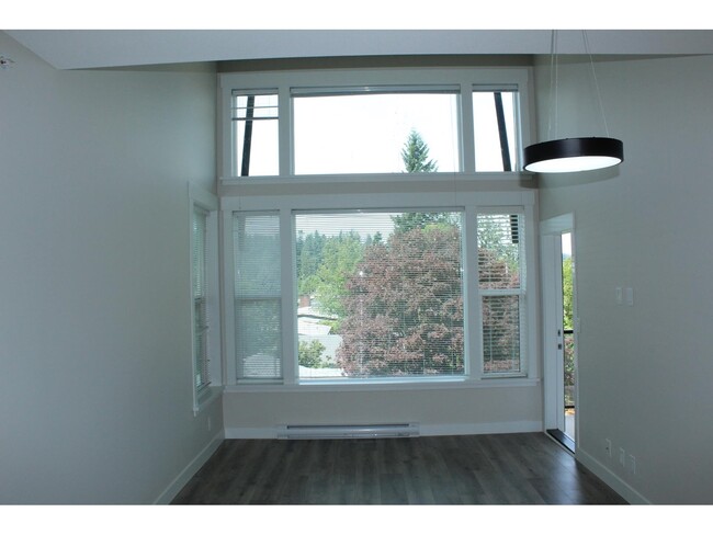 Photo du bâtiment - 33539-33539 Holland Ave